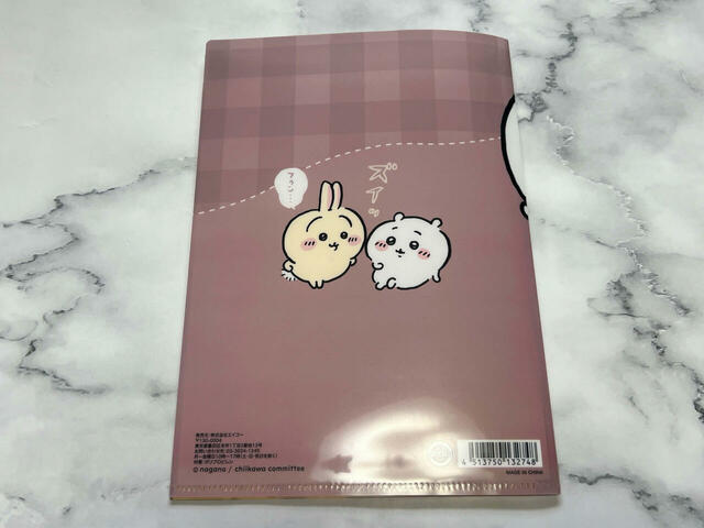 裏面にもイラスト入り！