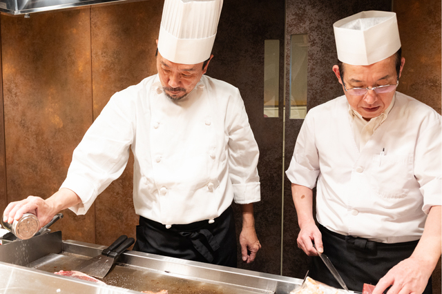 「目の前で焼き上げるステーキ」＜期間：2026年2月1日〜＞【ホテルアベスト札幌が初の「ディナーバイキング」をスタート！自分で作る海鮮丼など、豪華な北海道メニューが勢ぞろい！】