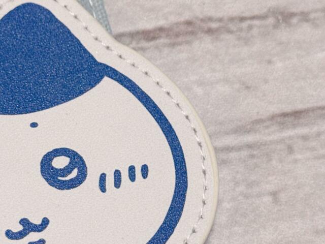 マスコットチャームの素材は合成皮革。高級感たっぷり！