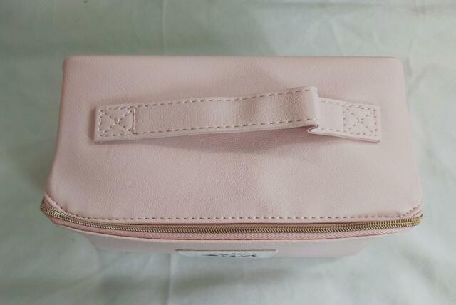 持ち手つきなので、移動の時にも便利です