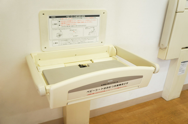 おむつ替えコーナー