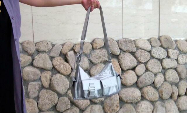 【GU アウトポケットバッグ】収納力が高いのにスマートに見える三角形シルエット