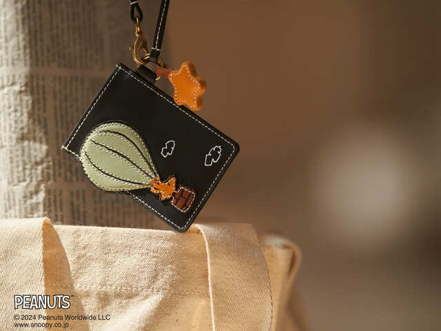 【genten「PEANUTS collection」】 パスケース「Balloon」19,800円（税込）