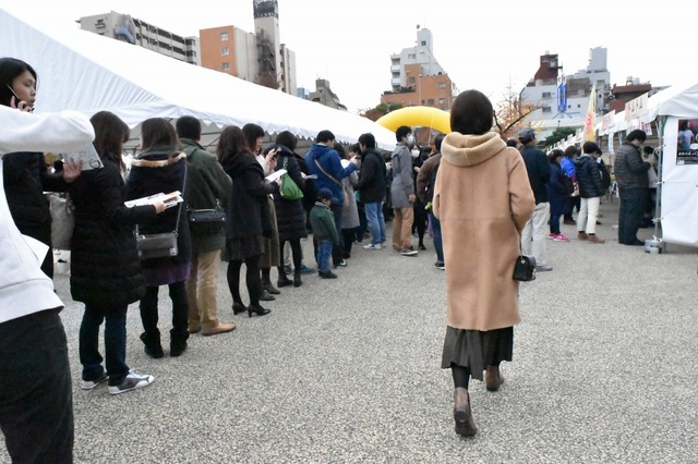 パンが買えなかった人もいる