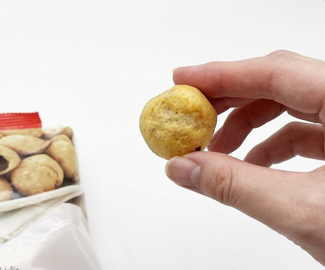 【ミニストップ チョコシュー】中のチョコレートは若干少なめでした