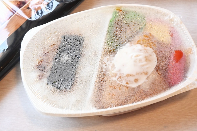 【ライフの冷凍弁当／海苔弁当】温め終わったところ。容器が熱いので取り出しには注意！