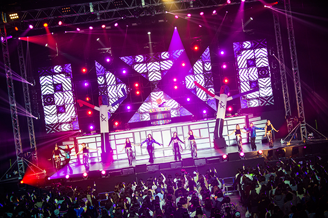 f（ｘ）＠東京・有明コロシアム