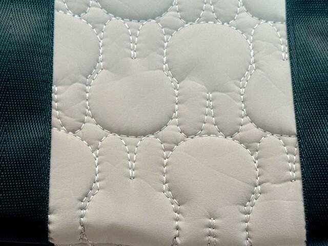 キルティングの柄はよく見るとミッフィーのお顔の形！