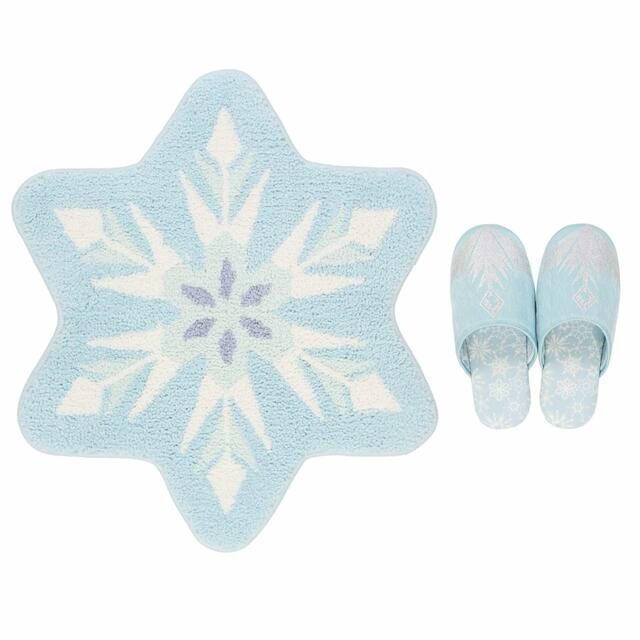 マット＆ルームシューズ 7,000円｜「アナとエルサのフローズンジャーニー」をテーマにしたグッズ｜東京ディズニーシー新テーマポート「ファンタジースプリングス」｜販売店舗：東京ディズニーシー「エンポーリオ」｜発売日：2024年5月28日（火）