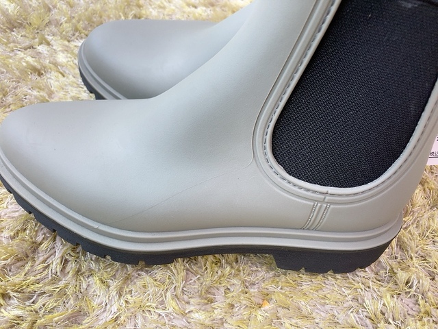 【ワークマン レディース防水サファリサイドゴア】くるぶしのゴム布が着脱をスムーズにしてれます