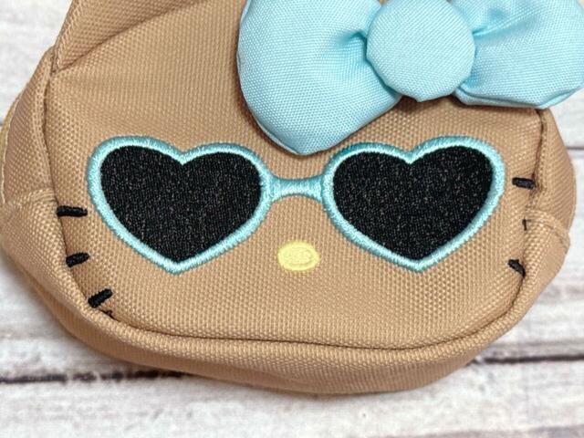 ハートのサングラスがお似合いな日焼けキティちゃん♪