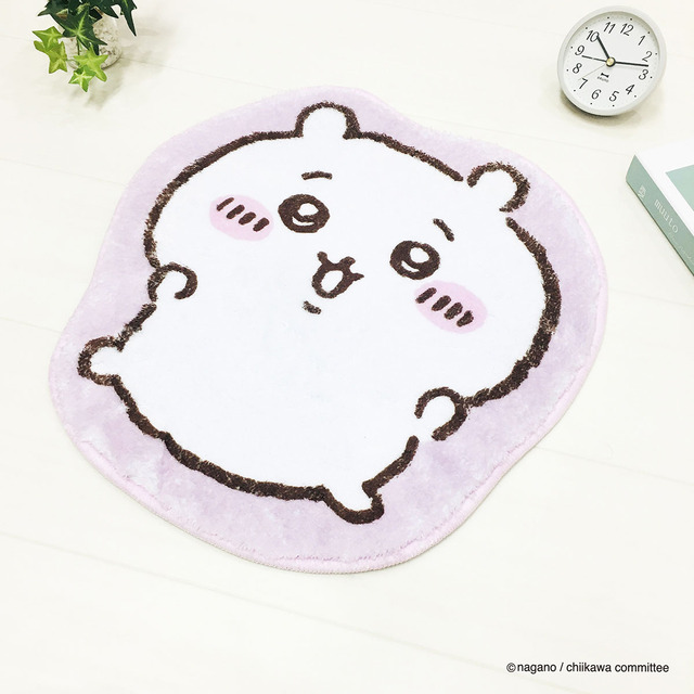 「ちいかわ インテリアマット （ちいかわ）」2,420円（税込）