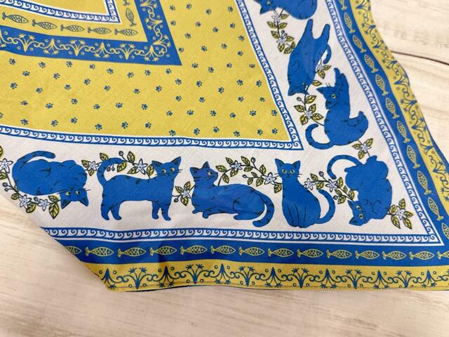 【カルディ ネコバッグ】さまざまなポーズや表情のネコがプリントされています。かわいい!