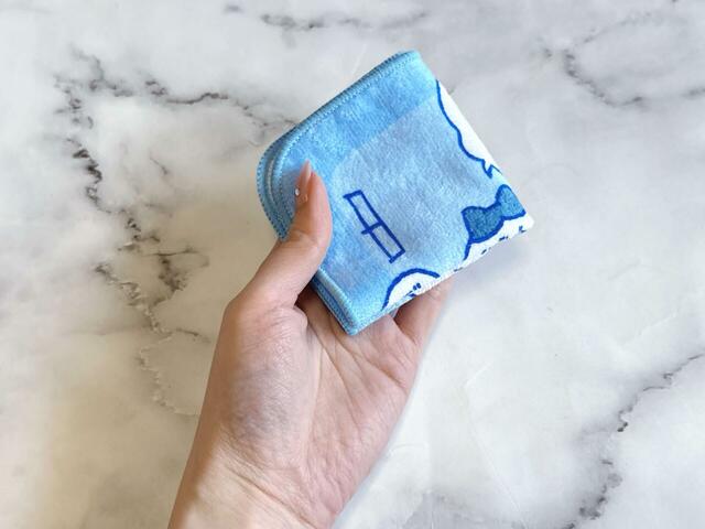 畳めばこんなにコンパクトに！ポケットにもすっきり収納できます