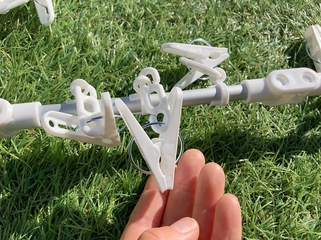 【ニトリ 小さくたためるアルミ角ハンガー(42ピンチ)】扱いやすい一般的なピンチ