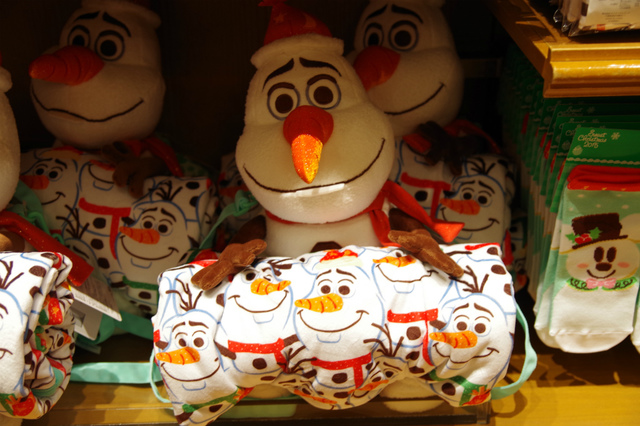 丸まった部分がブランケット部分。パーカーと同じ柄です