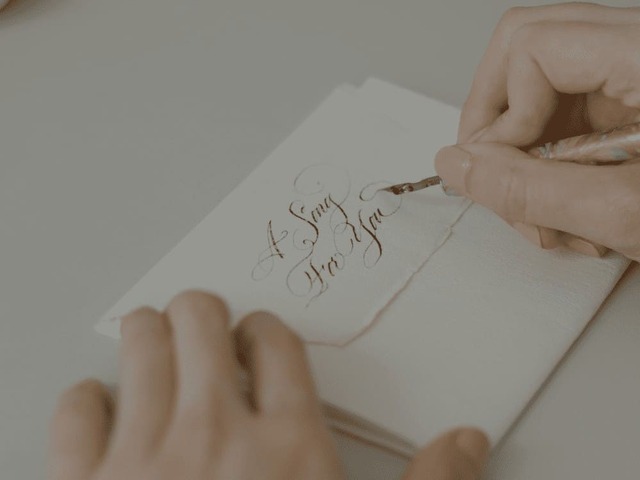 ヴェロニカ・ハリムさんによる描きおろしのカリグラフィー