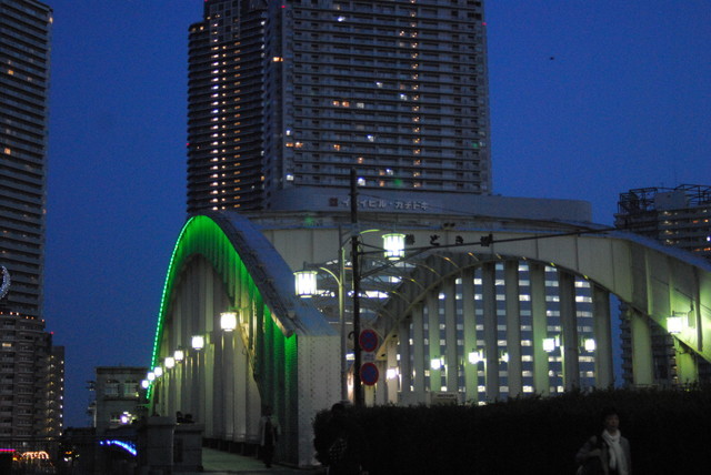 【勝どき橋】1940年、月島で予定されていた万国博覧会のために、国の威信をかけて建設したという説がある