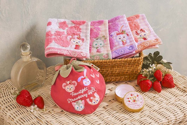 「ダッフィー＆フレンズのハートフェルト・ストロベリーギフト」グッズ