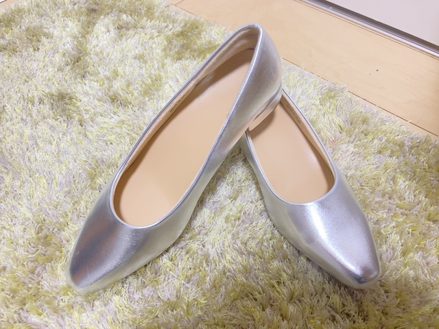 【GU マシュマロローヒールパンプス】ギラギラしすぎないので、秋から春にかけて長いシーズン活躍してくれそう！