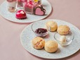 【センタラグランドホテル大阪「ストロベリー＆ショコラアフタヌーンティー」】スコーンは、プレーンとストロベリーホワイトチョコレートの2種類！