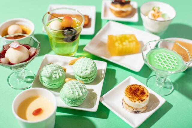 「スイーツビュッフェ(イメージ)」<期間:2024年7月2日〜9月2日>【カラフルなメロンソーダやピーチのタルトも!サーカスがテーマの“POPなスイーツビュッフェ”で優雅なランチ】