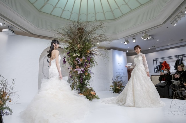 「ST」新作ウェディングドレス