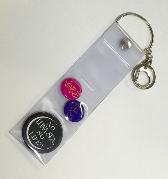 タワーレコードオリジナルグッズ「缶バッジキーホルダー」