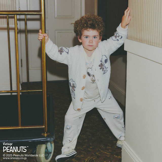 【PEANUTS】【KIDS】SNOOPY×BEAR ジャガードカーディガン ￥7,260、【PEANUTS】【KIDS】SNOOPY×BEAR ワンポイントロンT ￥4,620、【PEANUTS】【KIDS】SNOOPY×BEAR 総柄ロングパンツ ￥4,950