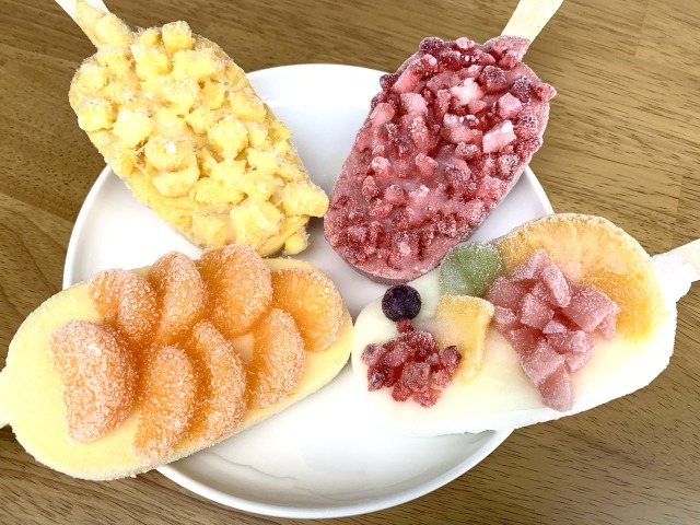 食後のアイスは全部で4種類。フルーツもりもりでリッチな味わい