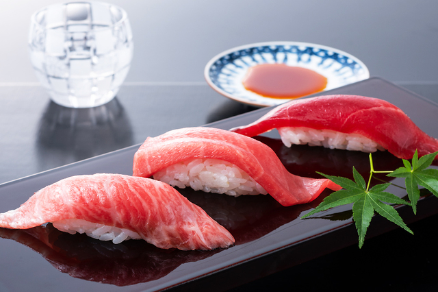 高級ネタも無制限！プレミアム寿司食べ飲み放題