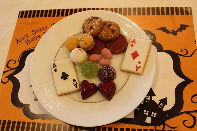 マカロンや、ボンボンショコラも珈琲や紅茶に良く合います