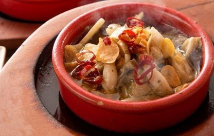 きのこのアヒージョ　199円