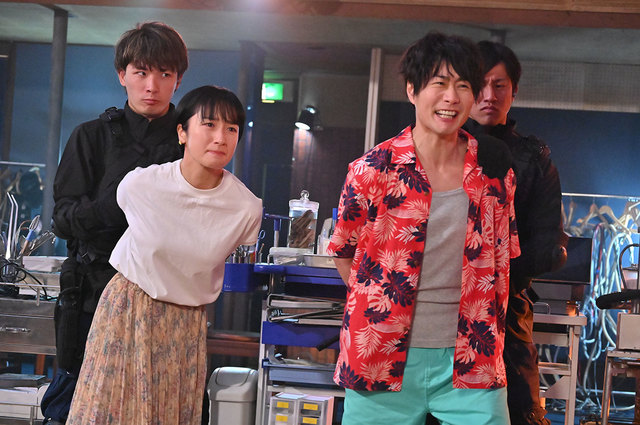 『劇場版 仮面ライダーリバイス バトルファミリア/暴太郎戦隊ドンブラザーズ THE MOVIE 新・初恋ヒーロー』