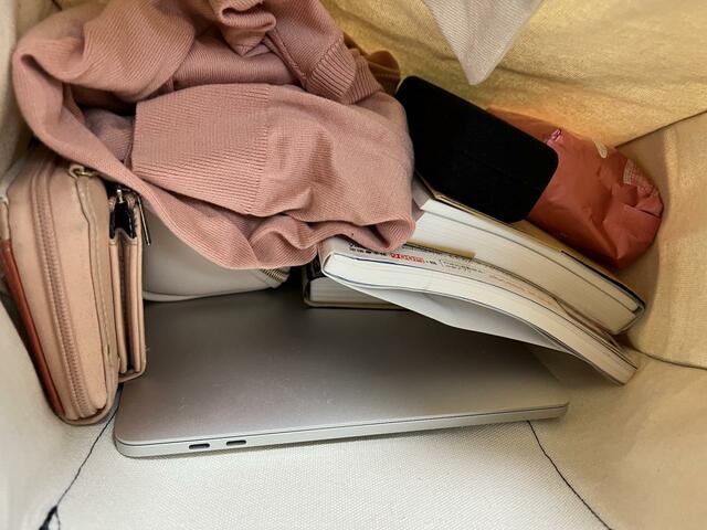 【3COINS 【推し活】参戦バッグ】荷物を出し入れしやすい大容量トート