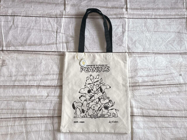チャーム付トートバッグ（PEANUTS）／税込1,639円