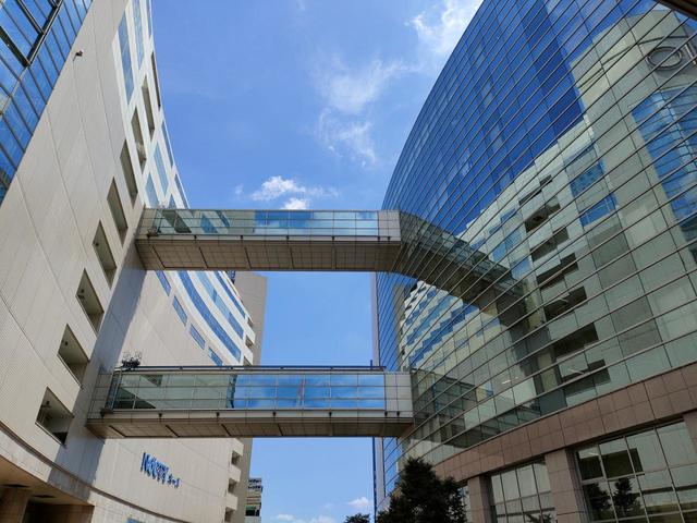 通常モードで撮影した風景はこんな感じ。これが「超広角モード」で撮ると…／『OPPO Reno5 A』