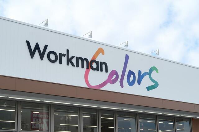 【Workman Colorsイオンモール土浦店】店舗正面のロゴは#ワークマン女子よりも大きく目立つようになっています