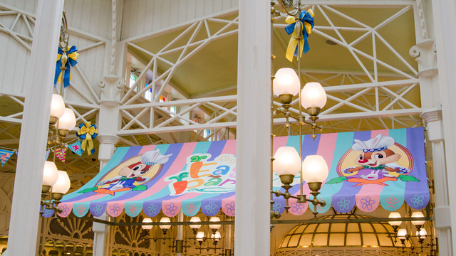 2016年「ディズニー・イースター」デコレーション｜東京ディズニーランド「クリスタルパレス・レストラン」