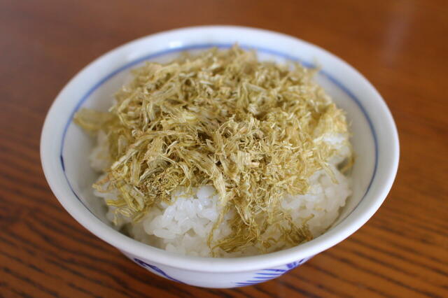 【ロピア 無限ごはん 味付とろろ昆布 199円】ふわふわのとろろ昆布とごはんがよく合う！