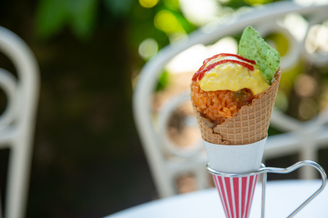 牛カルビコーン（オムライス）¥500