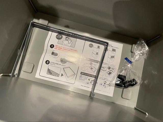 【ニトリ　積み重ねできるゴミ箱】扉はふたの裏でロックできるので、開けたまま使用することも可能