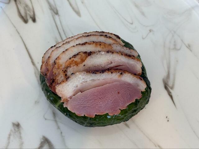 【ロピア 小林さんちのおにぎり】合鴨ロースが5枚ものっています！