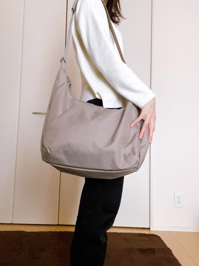 【無印良品　撥水2WAYワンショルダーバッグ】カラーはグレー、黒、ダークベージュ、スモーキーブルーの4展開。約250gと軽いのもポイントです◎
