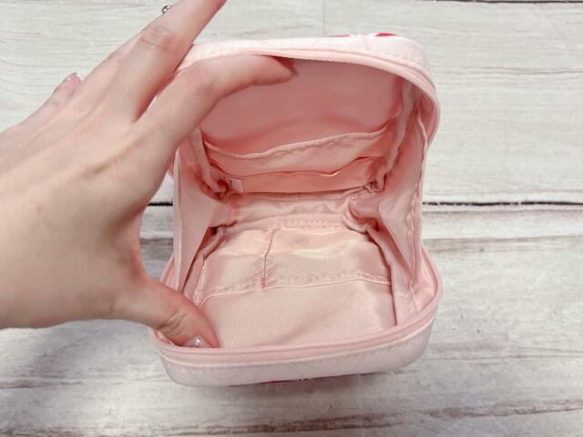 ガバッと開く仕様なので中身が見やすい！