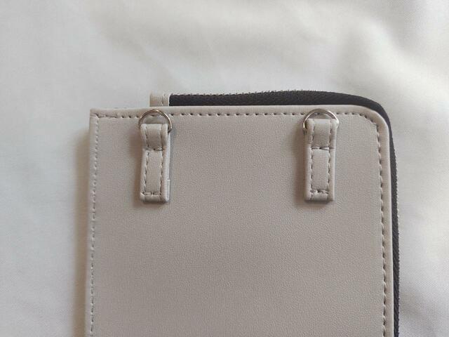 ショルダーを取り付けられる