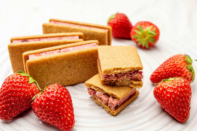 【キル フェ ボン「サンドウィッチ オ フリュイ」】サクッとしたサブレの食感もたまらないお菓子です♪