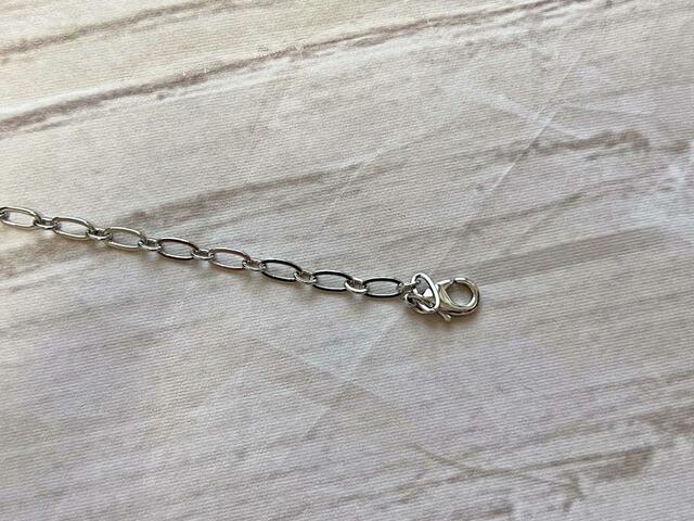 【ファッションセンターしまむら】シルバーのチェーンで取り外しが可能