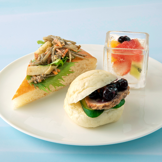 「アフタヌーンティー〈下段〉」<期間:2025年12月1日~2026年1月15日>【カットフルーツ食べ放題とアフタヌーンティーセットが楽しめる♪冬のタカノフルーツティアラ「Winter Fantasy」開催!】