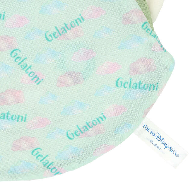 ポーチ 2,300円｜「ダッフィー＆フレンズのワンダーズ・バイ・ユア・サイド」グッズ｜販売店舗：東京ディズニーシー「マクダックス・デパートメントストア」｜発売日：2026年6月2日（火）